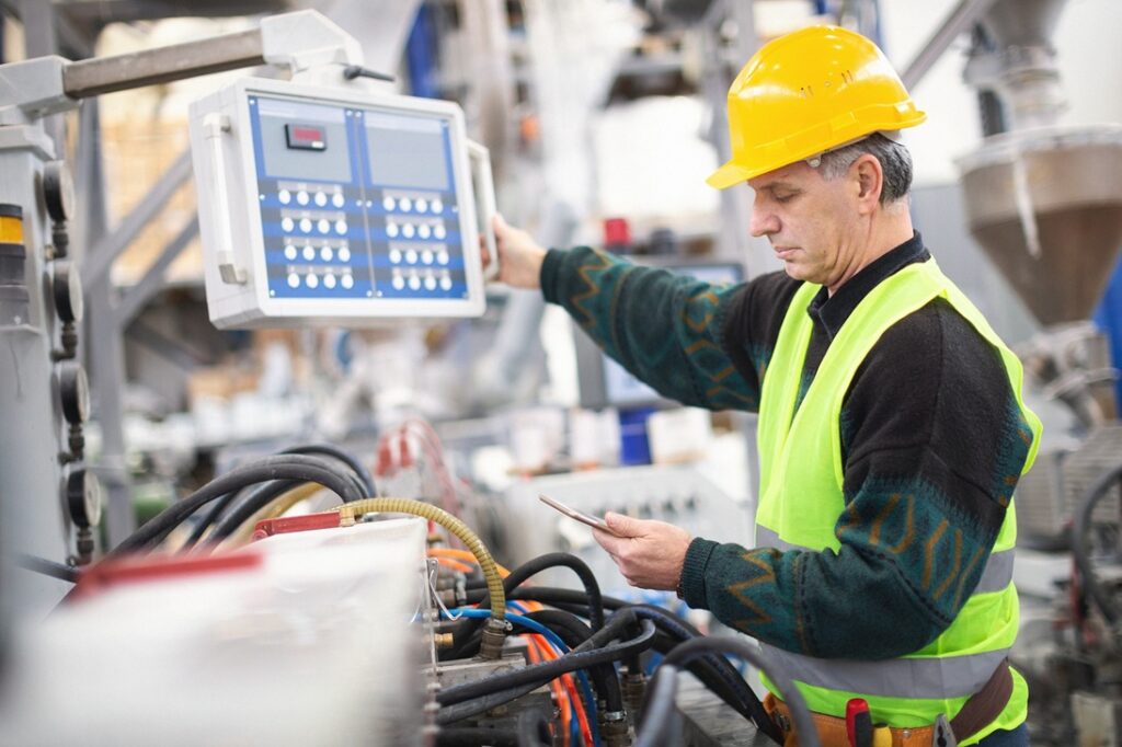 automatyzacja procesów pozwala na zwiększenie wydajności linii produkcyjnej 