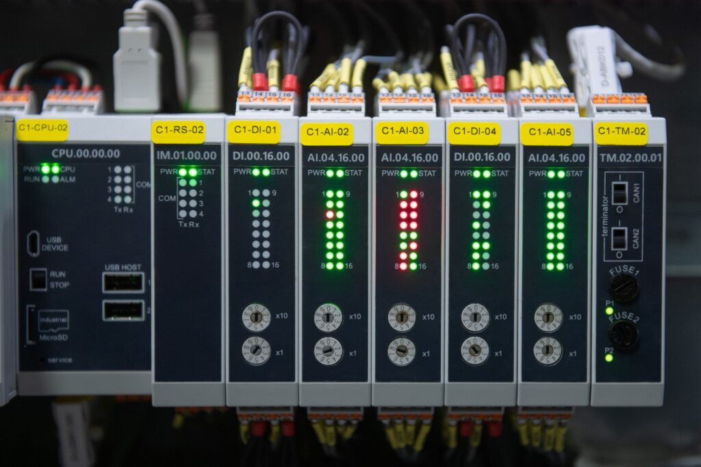 jak działa sterownik plc?