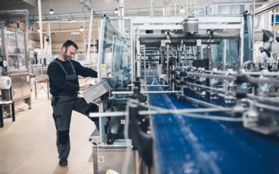 MTBF i MTTR – jak liczyć wskaźniki niezawodności maszyn i planować przeglądy oraz serwis